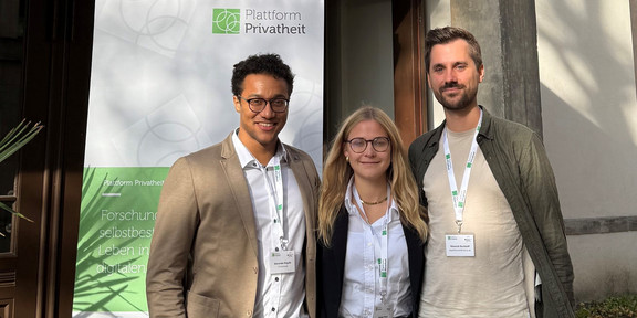 Teamfoto auf der Konferenz der Plattform Privatheit 2024